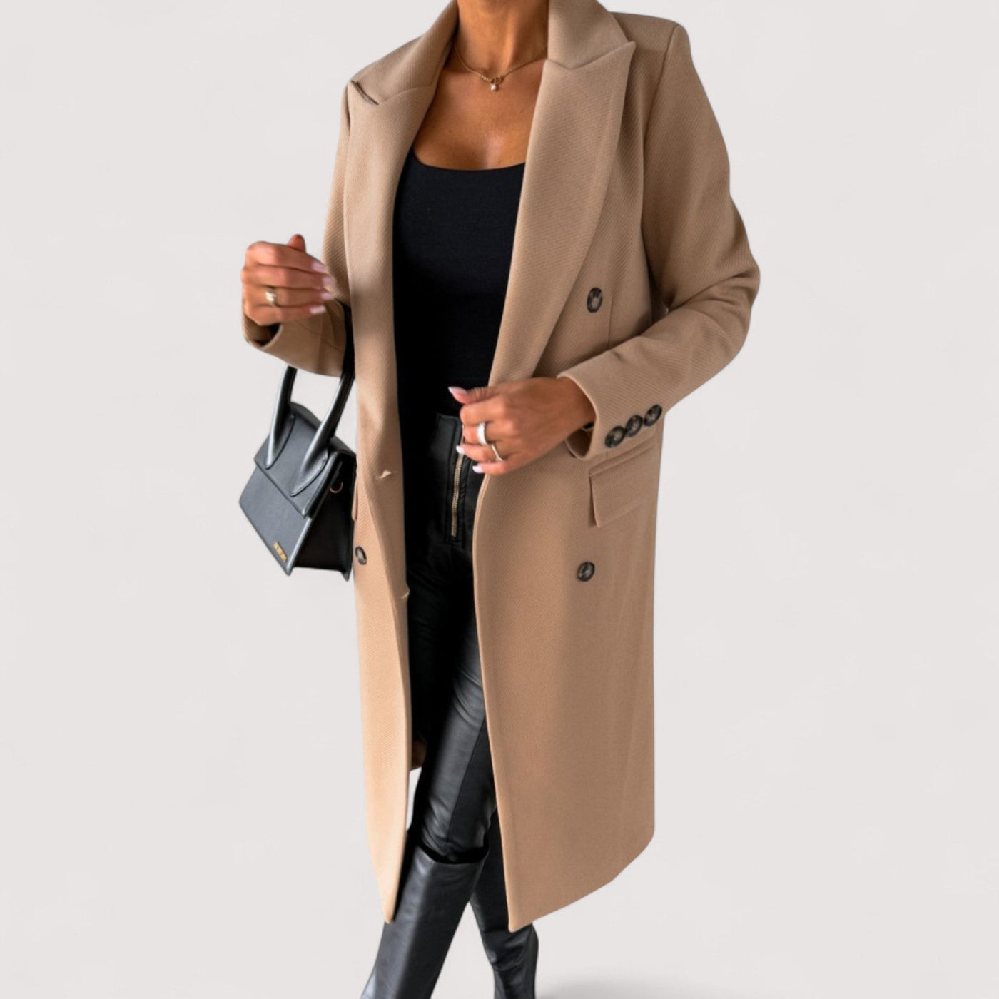 Kia - Dug i elegantan kaput