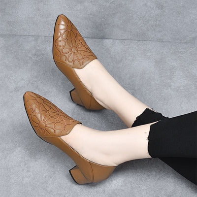 OLENE | PUMAS BORDADAS DE CUERO VEGANO SUAVE