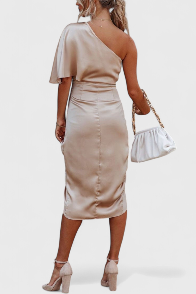 Danica Haljina Fluida s Elegantnom i Vječnom Siluetom