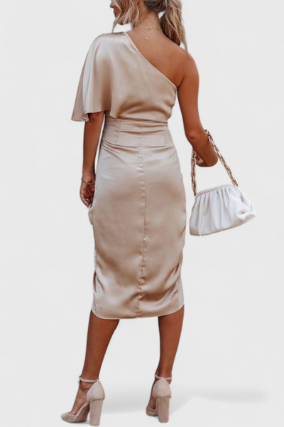 Danica Haljina Fluida s Elegantnom i Vječnom Siluetom