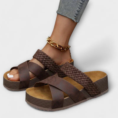 Anita – Sandalias con tiras trenzadas